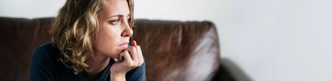 Afbeelding van vrouw die voor zicht uit kijkt